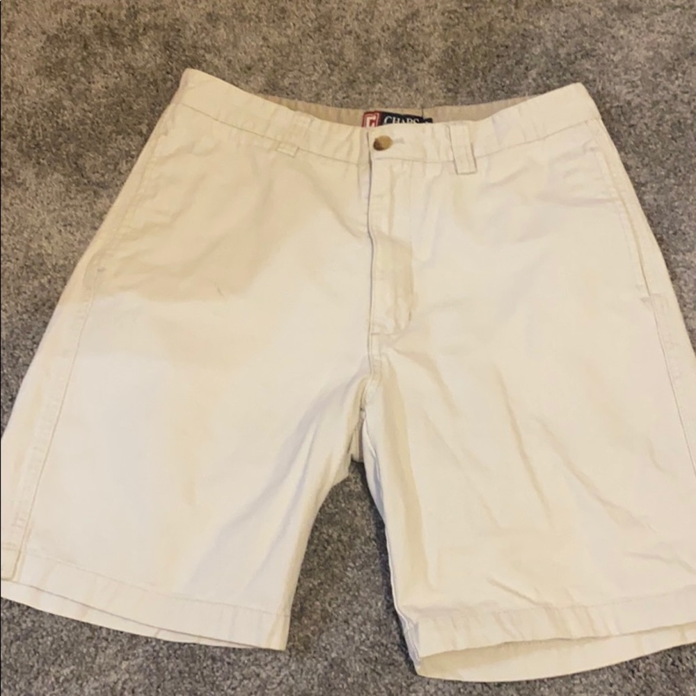 Light khaki shorts